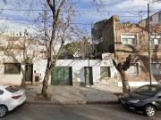 Lote IRREGULAR casa a la venta con salida a dos calles...