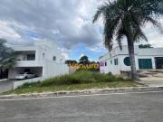 Lote plano em condomínio fechado