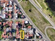 Lote total 430M2, 10 m frente, Zona C2, a media cuadra...