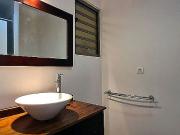 Loue F2 Tamahana, avec terrasse et box, vue mer,...