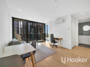 Lovely 1 bedroom apartment in the heart of Melbourne CBD...
