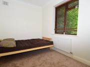 Lovely 2 Bed in Gated Development Close to Station