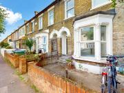 Lovely 2 Bedroom Flat to let on Worsley Road E11