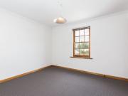 Lovely 2 bedroom townhouse located in the heart of North...