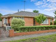 Lovely 3 Bedroom Home in Central Location