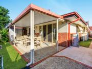 Lovely 3bed, 2bath Freehold Villa