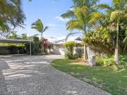 Lovely 4 Bed home on nearly 1 acre, close to Yandina...