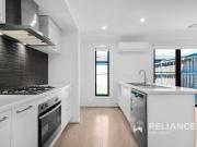 Lovely 4 Bedroom Property in Upper Point Cook!