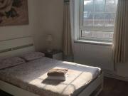 Lovely 5 Bed Flat with Lounge E1