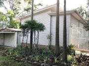 Lovely 5 Bedroom Family Home in Ideal Location
