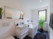 Lovely and bright new build apartment with terrace and...