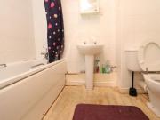 Lovely bedroom in a shared flat on the Isle of Dogs Has...