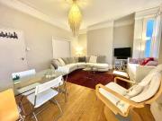 Lovely Bright Apartment In Great Location