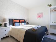 Lovely Bright Studio w/Balcony