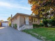 Lovely Bungalow For Sale in Brampton GD2