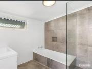 Lovely Character Cottage with Swimming Pool!