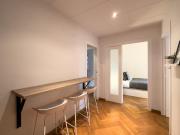 Lovely double bedroom close to Maria Cristina metro station