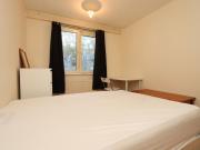 Lovely double bedroom near King George V DLR station Has...