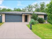LOVELY, LOW MAINTENANCE AND MODERN!