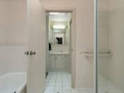 Lovely Renovated 4 Bedroom Home in Enfield Spacious,...