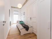 Lovely single bedroom in a 4 bedroom apartment near...