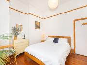 Lovely Spacious 2 dble bedroom flat short term