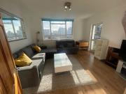 Lovely Spacious 3 Bedroom Flat, Commercial Rd E1