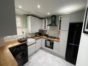 Lovely split level 2 bedroom flat Clapham Park