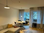 Lovely, sunny, double balcony apartment in Ottensen...