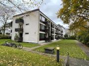 Lovely, sunny, double balcony apartment in Ottensen...