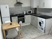 Lovley 3 Bed Flat ZONE 2