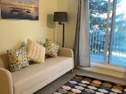 LOVLY 2 BEDROOMS IN CENTRAL COUNTRY HILL. RARE FIND!...