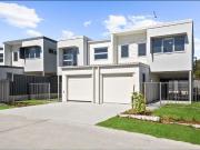 LOW MAINTENANCE 1 BEDROOM UNIT + AIR CON ONLY MINUTES...