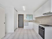 Low Maintenance 2 Bedroom Apartment Minutes from Cairns CBD