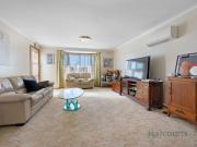 Low Maintenance 2 Bedroom Gem Walk to Mersey River,...