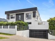 Low maintenance contemporary lifestyle