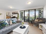 Low maintenance living in sought after Cooks Hill location