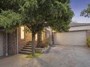 LOW MAINTENANCE SINGLE LEVEL 3 BEDROOM HOME IN A QUIET...