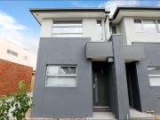 Low maintenance Two Bedroom in Footscray