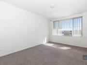 Low maintenance unit in good location