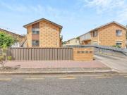 Low Maintenance Unit in Prime Location!