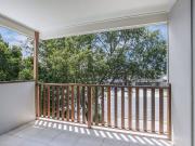 Low Maintenance Walk to City train