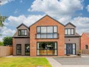 Low Street, Carlton, 4 Bedroom Detached