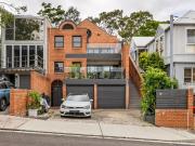 Low upkeep courtyard garden residence