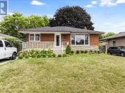 Lower 17 West 21St Street, Hamilton Westcliffe, ON, L9C 4M.