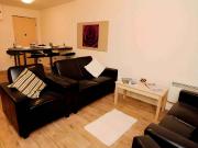 Lower Ground Floor En Suite B Has an Apartment