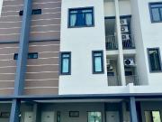 Lower unit @ Kensho Townhouse, Pine Square