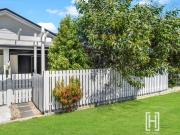 LOWSET VILLA WITH LARGE COVERED ENTERTAINING AREA, BBQ,...