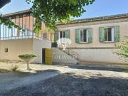 Luberon, 200m du centre ville d'Apt. Agréable maison...