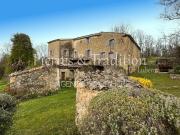 Luberon, authentique propriété en pierre du XIVème... Luberon, authentique propriété en pierre du XIVème...